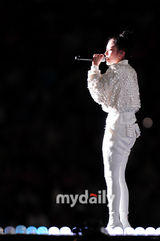 组图：Super Junior与BoA等参加田径赛庆祝演出