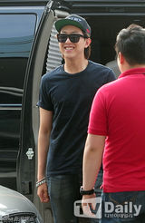 组图：CNBLUE赴菲律宾开世界巡演《Blue Moon》