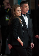 组图：朱莉皮特英国奥斯卡大秀恩爱羡煞旁人