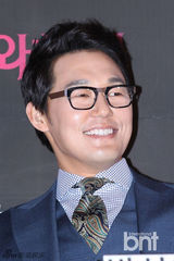 B1A4真英安善英等出席《优雅的女人》发布会