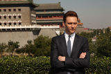 组图：《雷神2》“洛基”帅气亮相北京前门