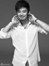 组图：芦芳生写真大片 简约文艺范儿俊朗迷人