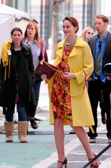 高清图：《绯闻女孩》片场照 莉顿-梅斯特靓丽