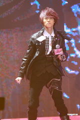 高清组图：王子小杰劲歌热舞 提携后辈不遗余力