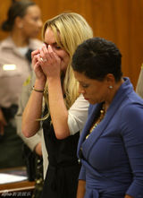 幻灯图集：林赛-罗韩被判90天监禁 当庭崩溃痛哭