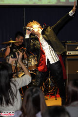 组图：阿沁音乐会猛忘词 梁文音任嘉宾不忘邀歌