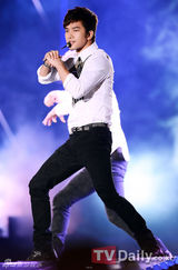 组图：众韩流明星齐聚《2012韩流DREAM演唱会》