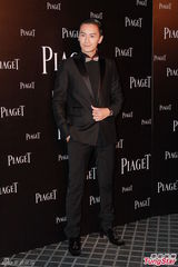 高清图：郑元畅等出席时尚活动 巩俐露肩显华贵