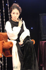 组图：樊蕊做客《时尚汇》变封面女郎娇俏可爱