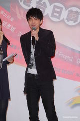 组图：香港亚洲流行音乐节启动 古巨基未婚被催造人