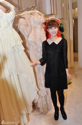 高清组图：关悦试装柏林红毯礼服 尽显优雅范儿