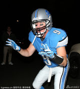 组图:群星惊悚亮相万圣节派对莱昂纳多变蒙面人