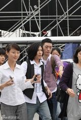 高清：西安草莓音乐节首日 萧敬腾上演摇滚白蛇传