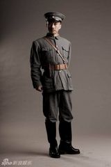 组图：献礼剧《开天辟地》蒋介石定妆照 