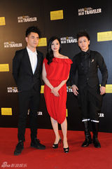 组图：龚蓓苾亮相颁奖礼 尽显时尚辣妈诱惑魅力