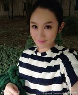 组图：好声音那英组冠军萱萱美艳私照 红唇性感