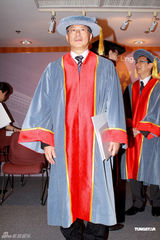 高清图：杜琪峰获颁荣誉院士 刘德华任达华等捧场