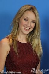 高清组图：《双重恶魔》发布会 女星塞尼耶显娇媚