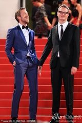 高清；《亡命驾驶》首映 导演与男主演大玩断背吻