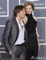 策划:女神妮可恐再婚变 盘点与厄本8年恩爱瞬间