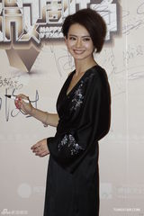 组图：何润东助阵微电影启动 郝蕾红装现身秀身材