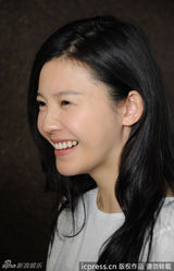 组图：赵薇助阵李樯新书发布 被指人红体胖