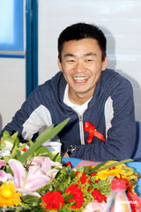 组图：王宝强成预防艾滋病关爱大使 回顾打工经历