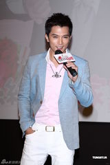 组图：邱泽宣传新剧被问唐嫣装不熟