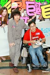 高清组图：古巨基穿睡衣宣传新专辑《时代》