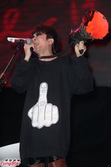 组图：简单生活节揭幕 莫文蔚苏打绿冒雨开唱