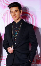 组图：众星齐聚千易周年庆 刘烨吻爱妻宁静爆乳