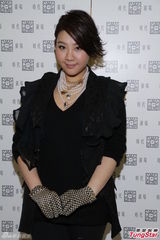 组图：谢安琪铜锣湾跨年 称怀念四大天王时代