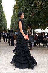 组图：陈燃出席活动黑色长裙抢眼  尽显高贵淑媛范