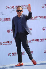 组图：莱昂纳多梁朝伟赵薇等齐聚青岛