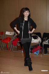 组图：周慧敏个唱地狱式排练 好友柏原芳惠任嘉宾