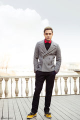 组图：明道潮范儿街拍化身冬日暖男