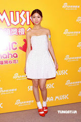 幻灯图：容祖儿陈奕迅等众艺人出席民意指数颁奖礼