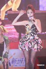 幻灯：新城劲爆颁奖礼落幕 陈奕迅容祖儿称王封后