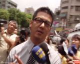 幻灯图集：贾静雯孙志浩正式被判离婚 法庭外遭堵