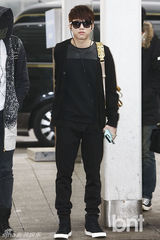 组图：SuperJunior SISTAR等便装亮相机场