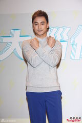 组图：林佑威沦陷《来自星星》赞全智贤超完美