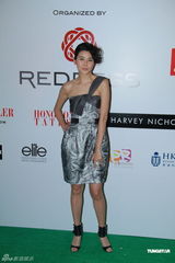 高清组图：蒙嘉慧怒对偷拍者 直言艺人很可怜 