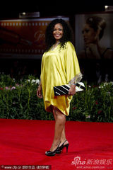 《黑色维纳斯》首映   奥斯卡女配角蒂尔达优雅捧场