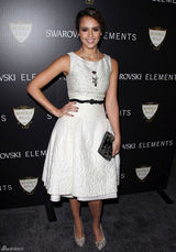 高清组图：辣妈杰西卡-阿尔芭盛装亮相靓丽多姿