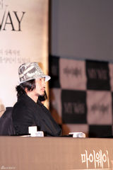 组图：《登陆》釜山见面会 张东健范冰冰等亮相