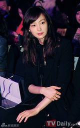 组图：朴诗妍朴正雅等亮相首尔时尚周活动