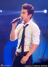 组图：SJ-M上海热力开唱 始源帅气有型赫海有爱