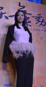 组图：姚晨婚后首度公开亮相