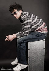 高清：《生死线》收视破八 杨烁最新写真曝光