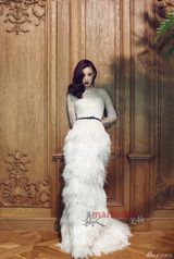 组图：倪妮女王范儿魅惑登封面 精致红唇气场强